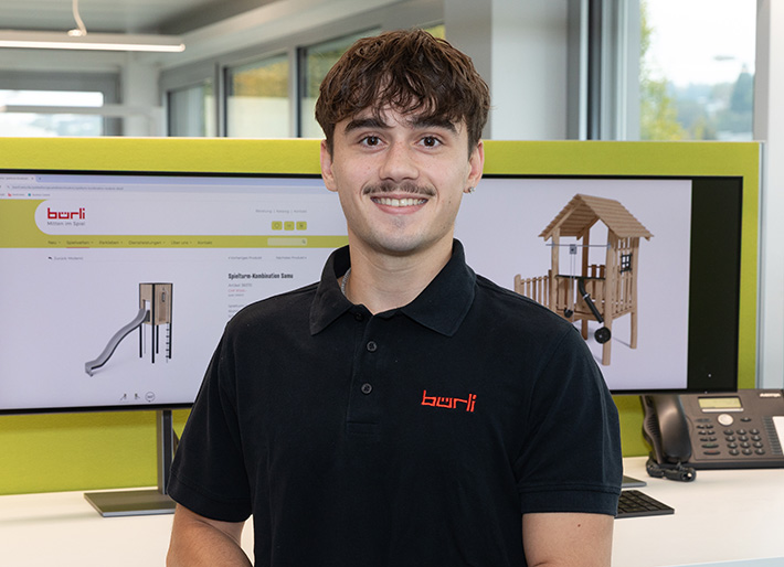 <strong>Julian Michel</strong><br />Development + Construction 3D